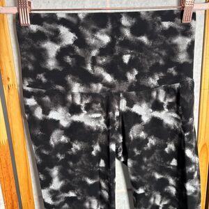 Coco Carmen Womens Medium OMG Printed Black Wide Waistband Leggings Tummy‎ Tuck